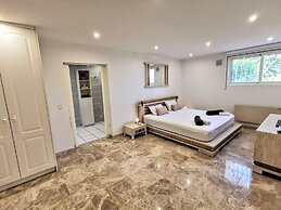 Villa With Heated Pool