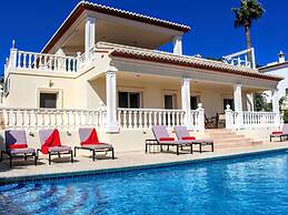 Villa With Heated Pool