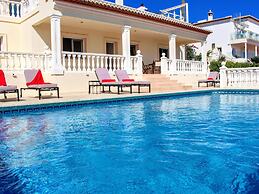 Villa With Heated Pool