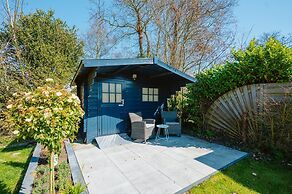 Bungalow on Holiday Park De Klepperstee Ouddorp