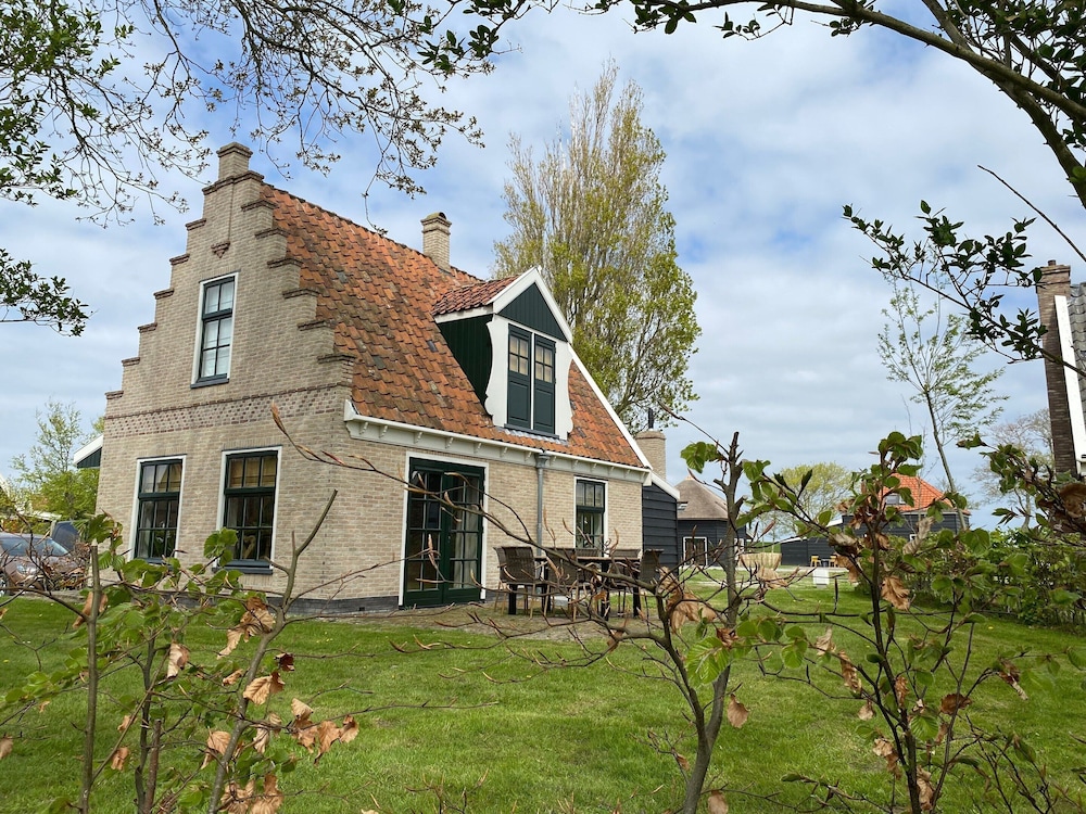 Pet-friendly Coastal Villa