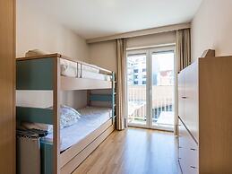 Apartment Near Seawall With sea View