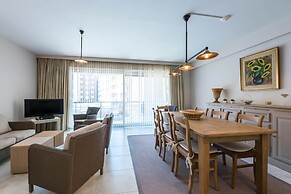 Apartment Near Seawall With sea View