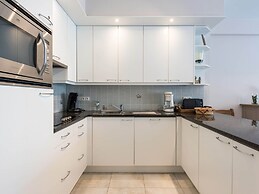 Apartment Near Seawall With sea View