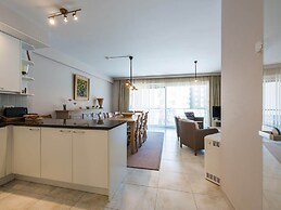 Apartment Near Seawall With sea View