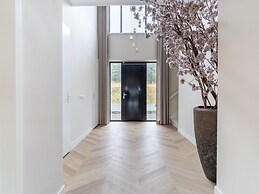 Beautiful Water Villa Near Harderwijk
