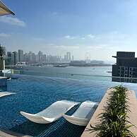 Chic Palm Studio With Infinity Pool