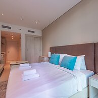 Chic Palm Studio With Infinity Pool