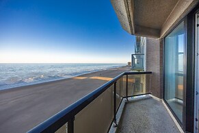 Apartment With two Terraces and sea View