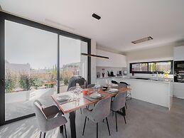 Luxury Villa Near Las Colinas