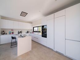 Luxury Villa Near Las Colinas