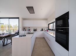 Luxury Villa Near Las Colinas