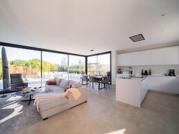Luxury Villa Near Las Colinas
