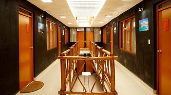 KW HOTEL