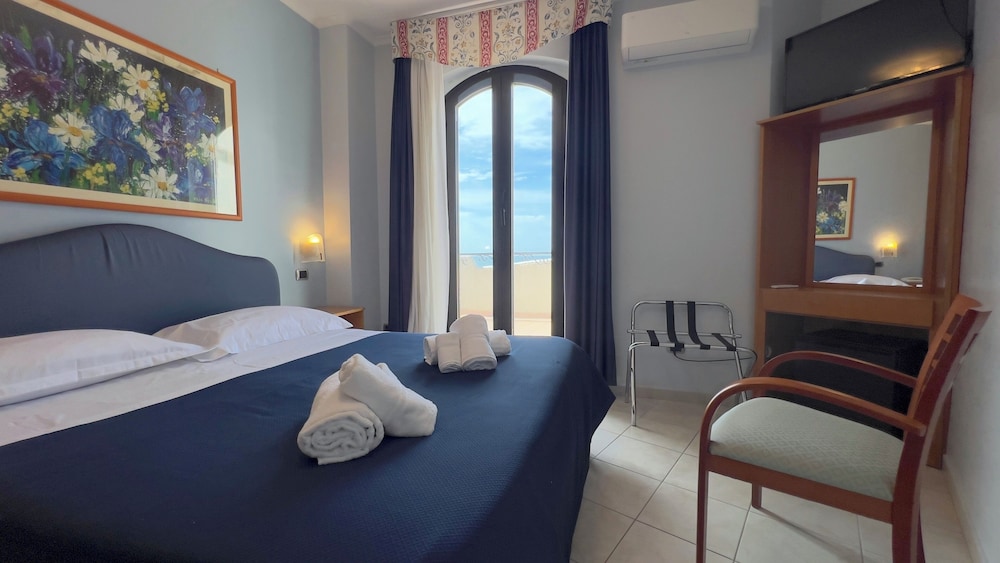 Bajamar Beach Hotel