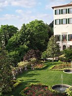 Collegio alla Querce, Auberge Collection