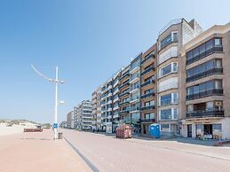 Apartment on Sea Wall With Stunning Views