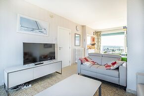 Penthouse in Seafront With Stunning Sea View