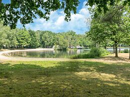 Lanaken Luxe Garden Retreat