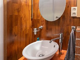 Lanaken Luxe Garden Retreat