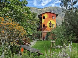 Full Moon Eco Lodge