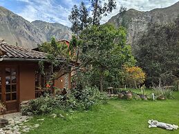 Full Moon Eco Lodge