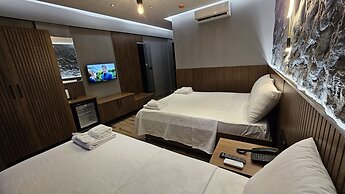 Rever Hotel