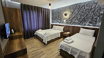 Rever Hotel