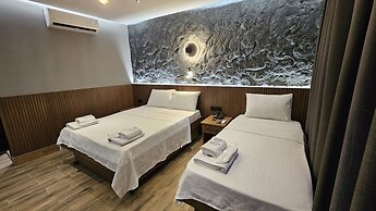 Rever Hotel