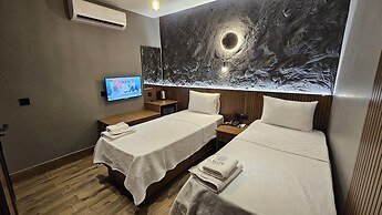 Rever Hotel