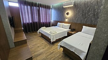 Rever Hotel