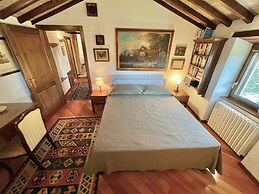 Luxurious Umbrian Retreat for 10 With Private Terrace and Pool