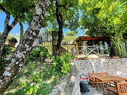 Luxurious Umbrian Retreat for 10 With Private Terrace and Pool