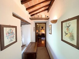 Luxurious Umbrian Retreat for 10 With Private Terrace and Pool