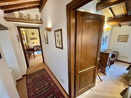 Luxurious Umbrian Retreat for 10 With Private Terrace and Pool