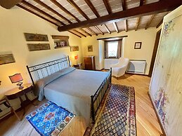 Luxurious Umbrian Retreat for 10 With Private Terrace and Pool