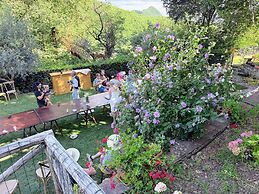 Luxurious Umbrian Retreat for 10 With Private Terrace and Pool