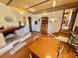 Luxurious Umbrian Retreat for 10 With Private Terrace and Pool