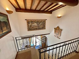 Luxurious Umbrian Retreat for 10 With Private Terrace and Pool