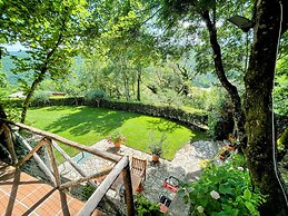 Luxurious Umbrian Retreat for 10 With Private Terrace and Pool