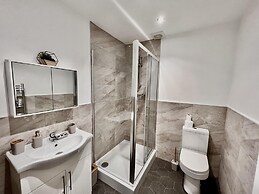 Charming 2-bed Apartment in Liverpool