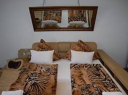 City Apartment With Waterbed