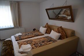 City Apartment With Waterbed