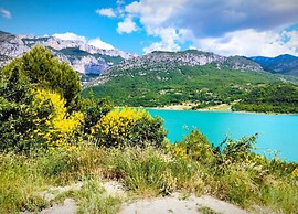 Studio in Greoux-les-bains Near Lakes