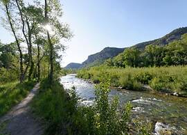 Studio in Greoux-les-bains Near Lakes