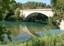 Studio in Greoux-les-bains Near Lakes