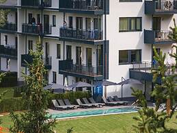Apartment With Shared Infinity Pool