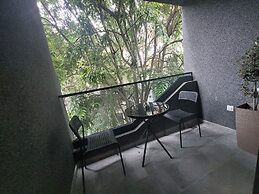 Executive Suites by Modern Living