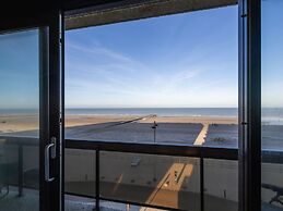 Corner Apartment With Frontal sea View