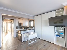 Corner Apartment With Frontal sea View